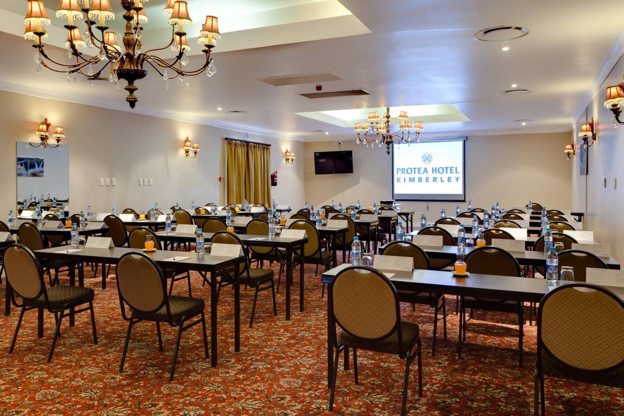 Protea Hotel By Marriott Кимбърли Екстериор снимка